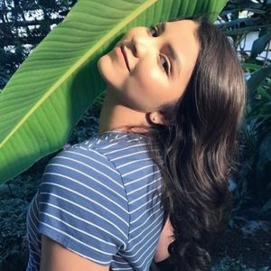 Meet your Posher, Alejandra